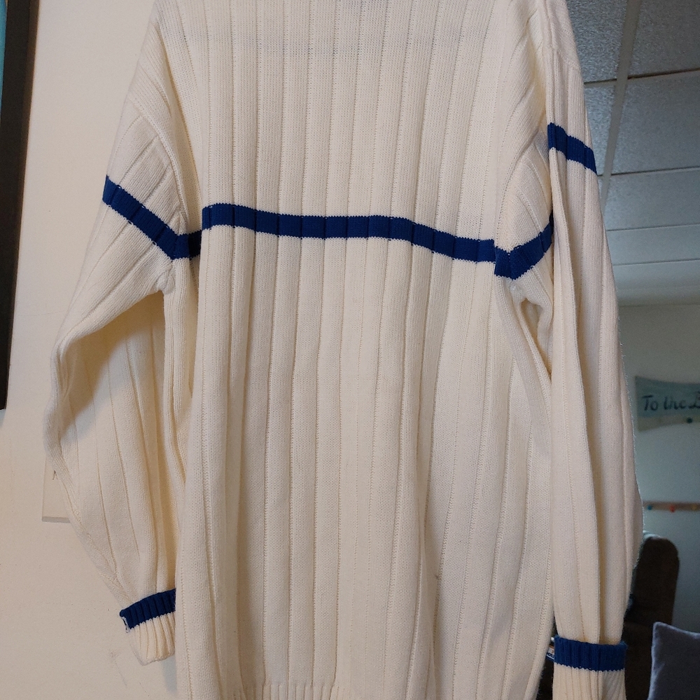 PJ Mark Vintage Sweater. Medium